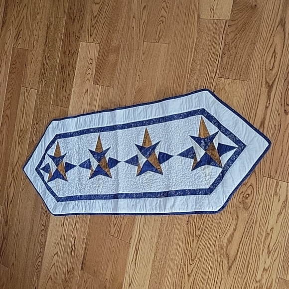 Handcrafted Quilted Table Runner - Picture 1 of 7